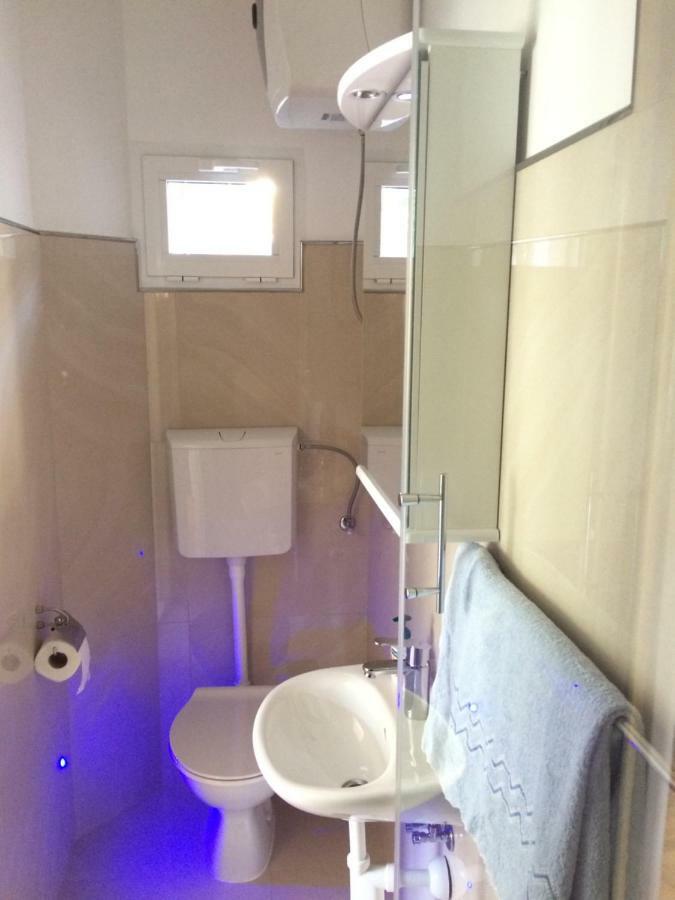 Apartment Marina Комижа Екстер'єр фото