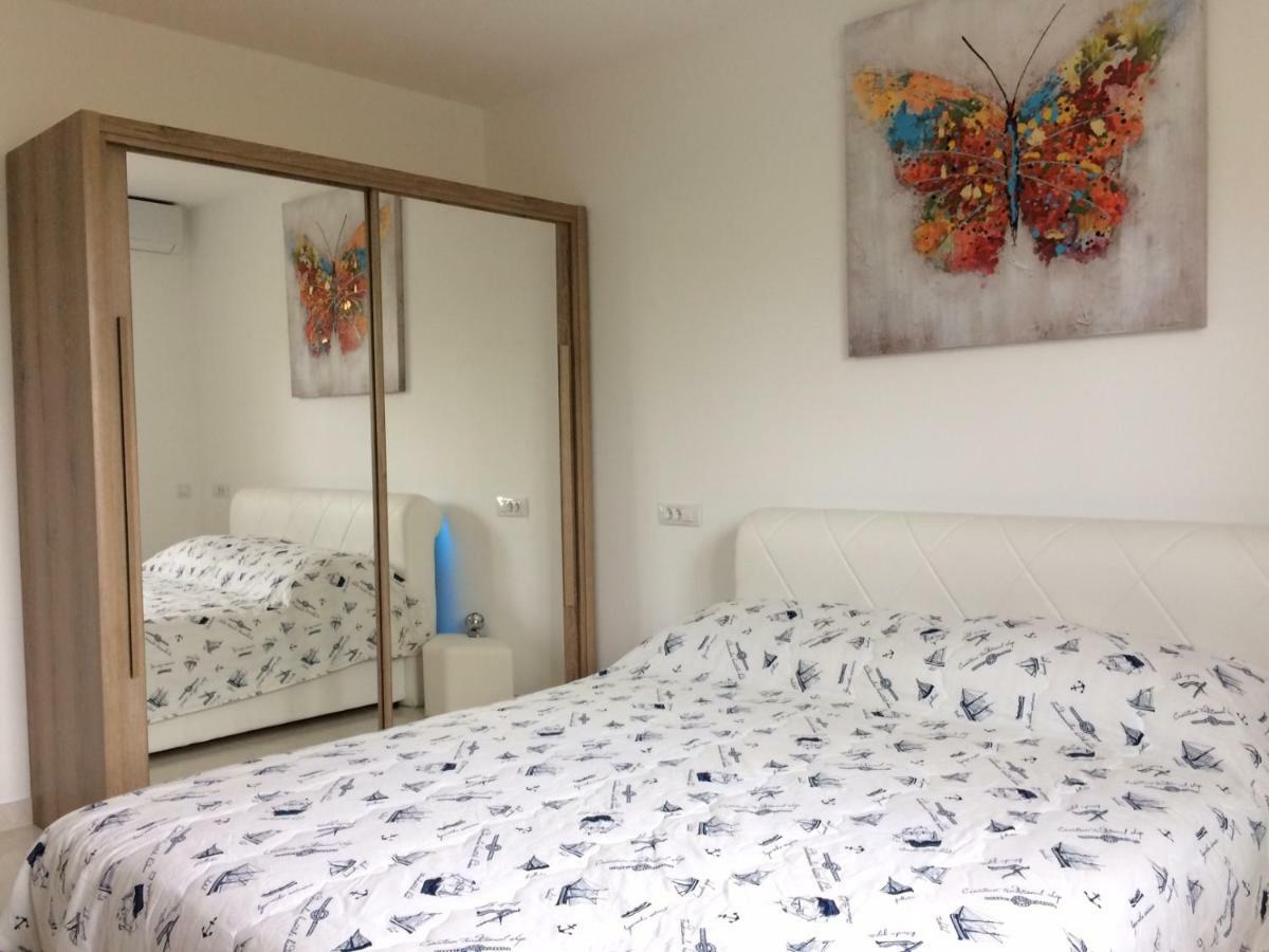 Apartment Marina Комижа Екстер'єр фото