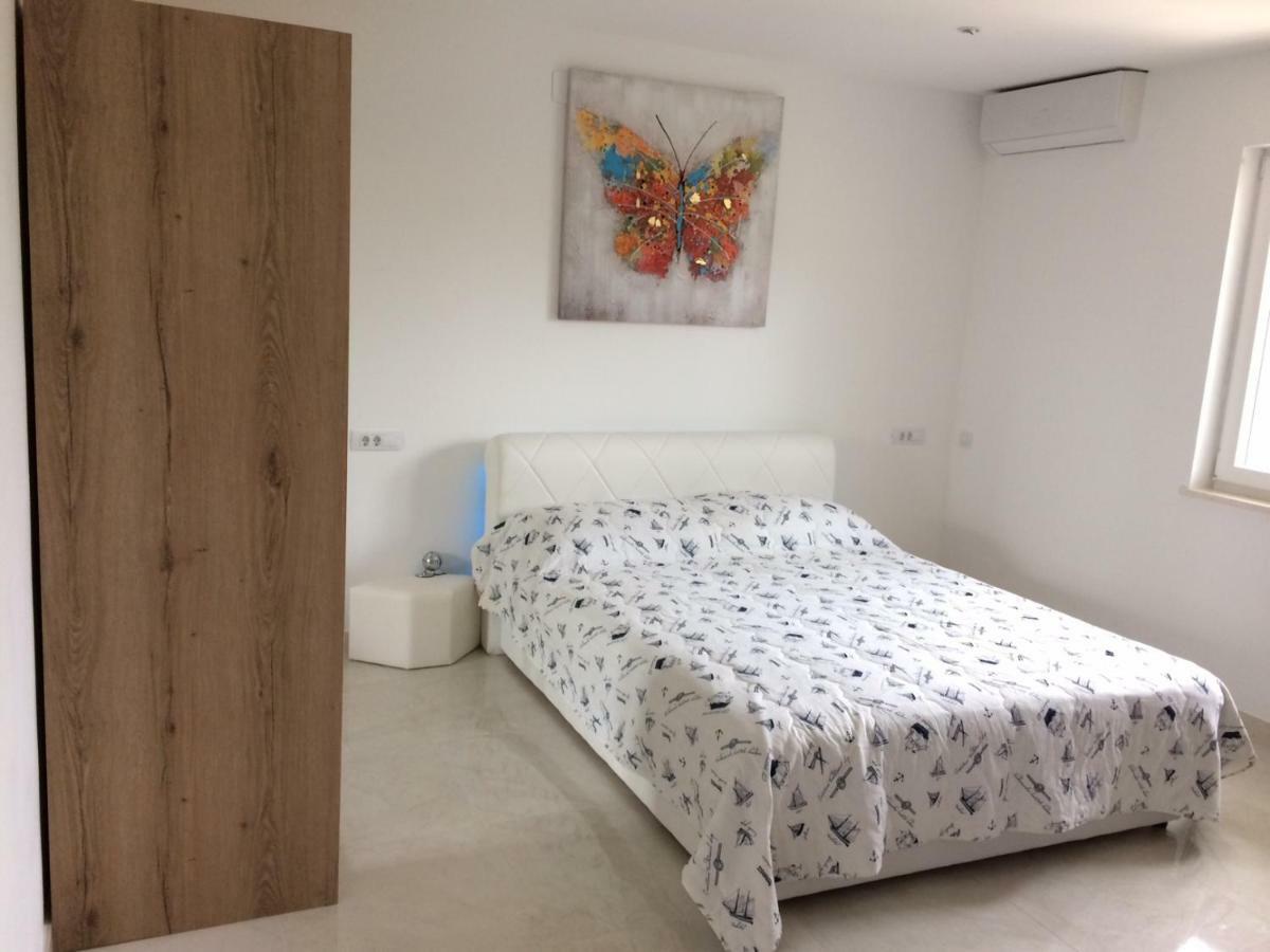 Apartment Marina Комижа Екстер'єр фото